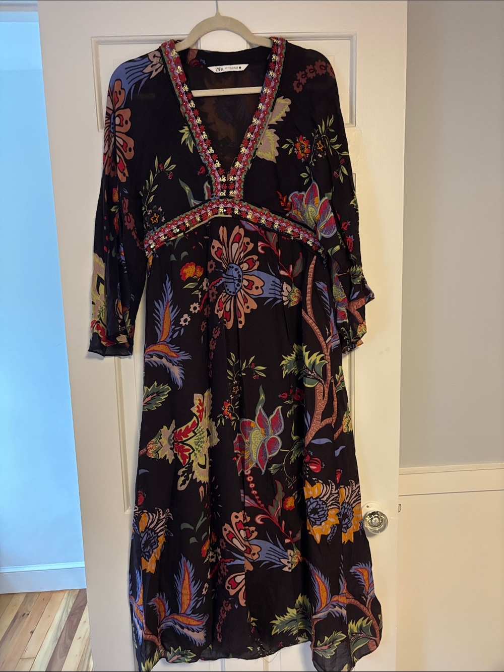 Zara Black Floral V-Neck Midi Dress with Multicolor Print